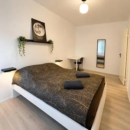 Lorotel - Frontiere - Aeroport Апартаменты